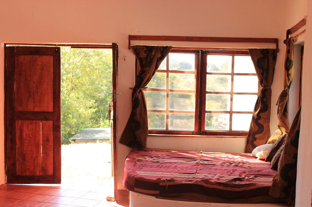 Njaya Lodge Nkhata Bay Exterior photo