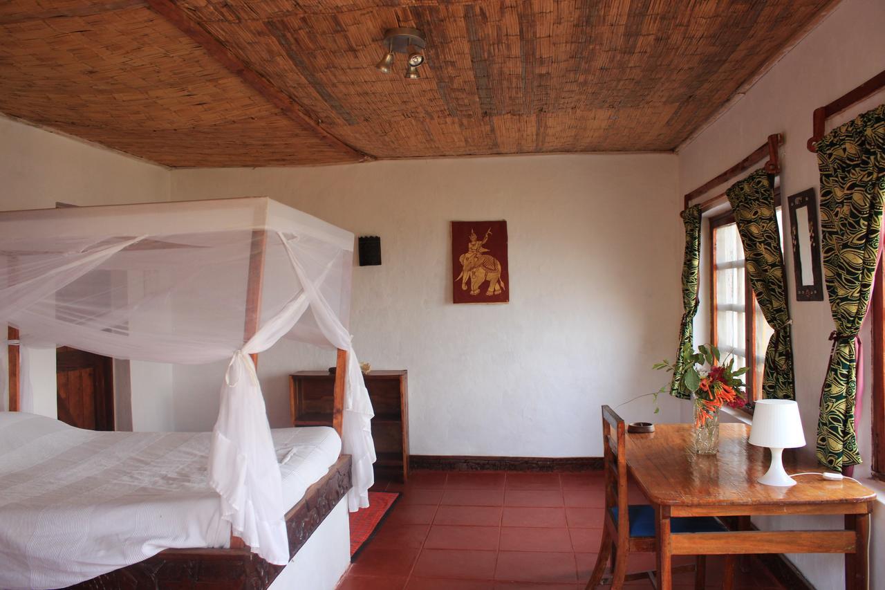 Njaya Lodge Nkhata Bay Exterior photo