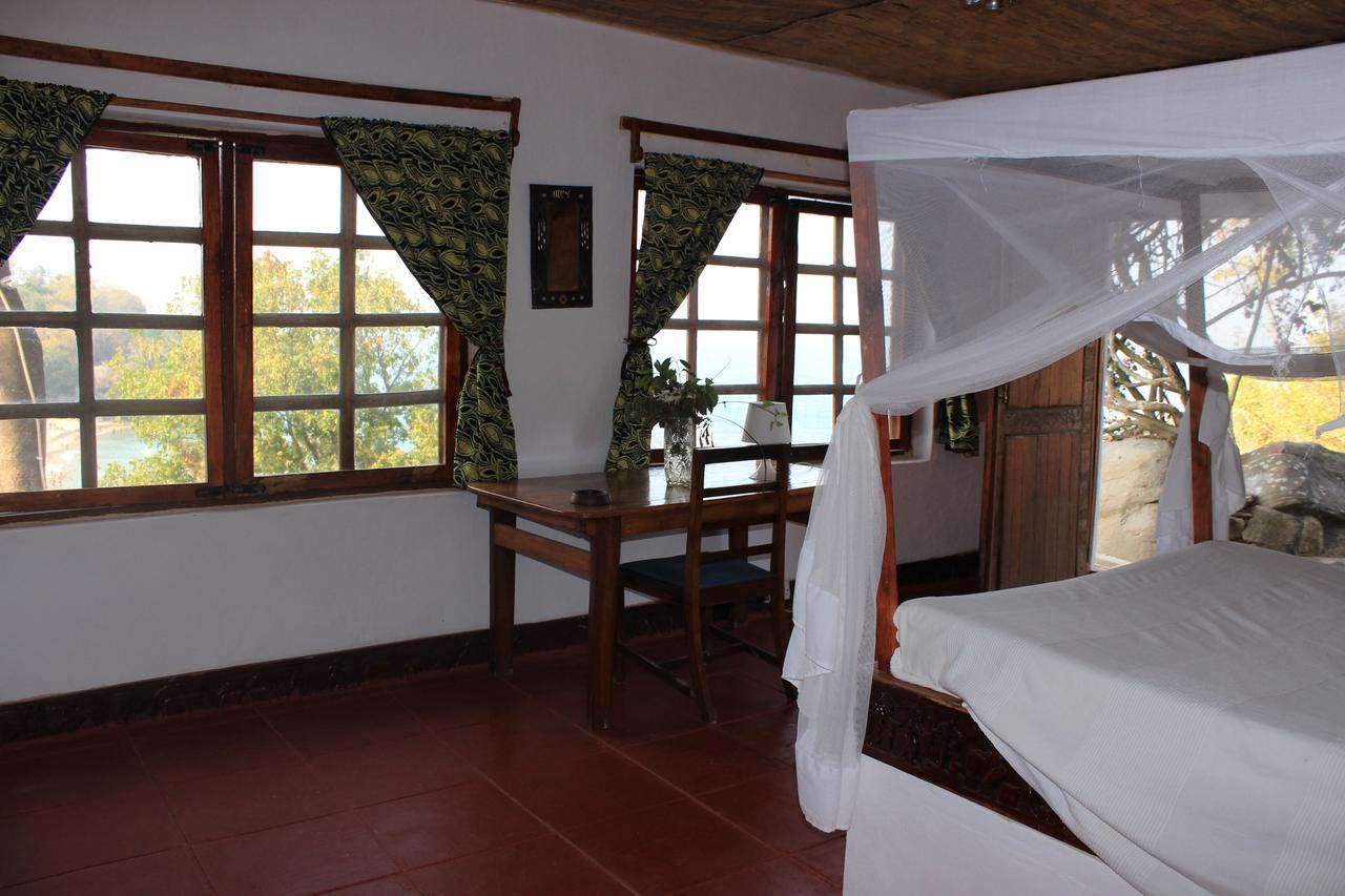Njaya Lodge Nkhata Bay Exterior photo