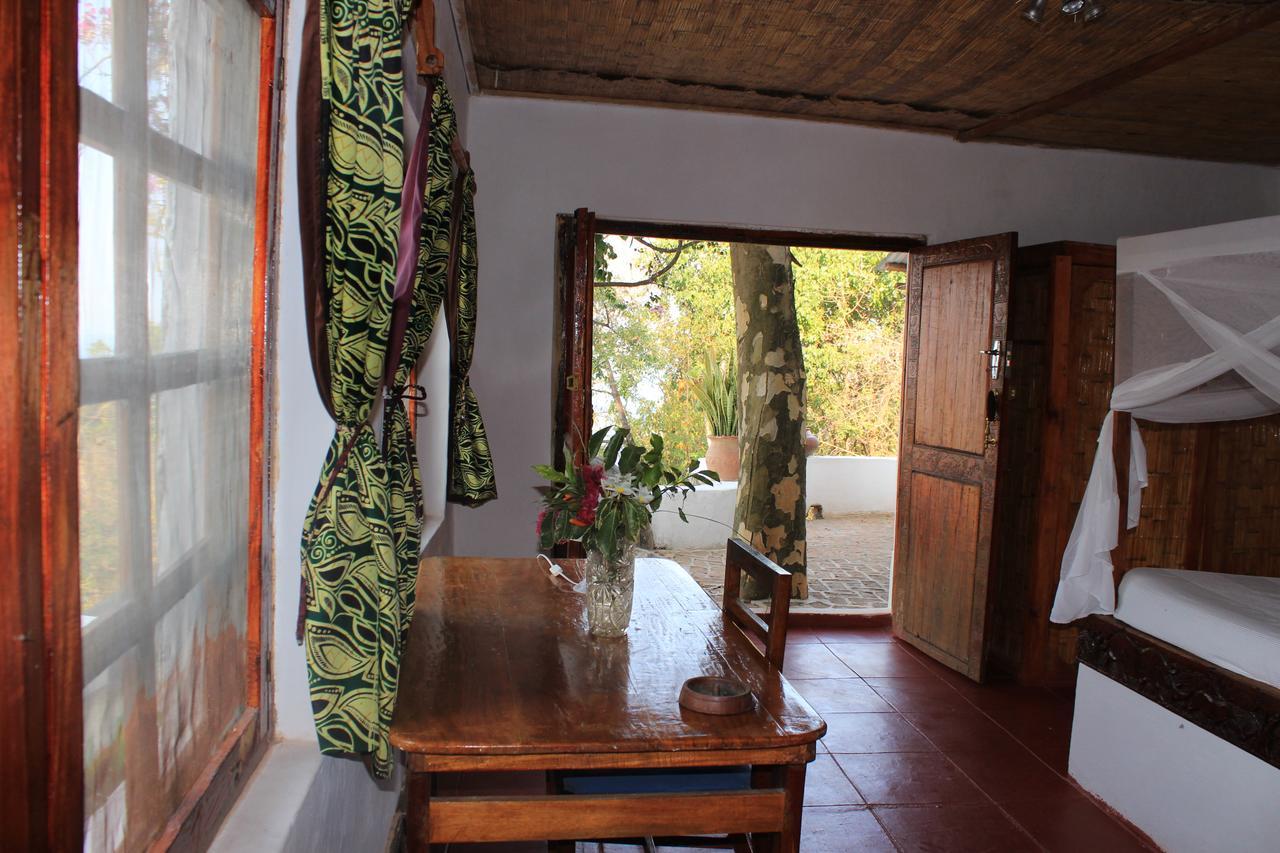 Njaya Lodge Nkhata Bay Exterior photo