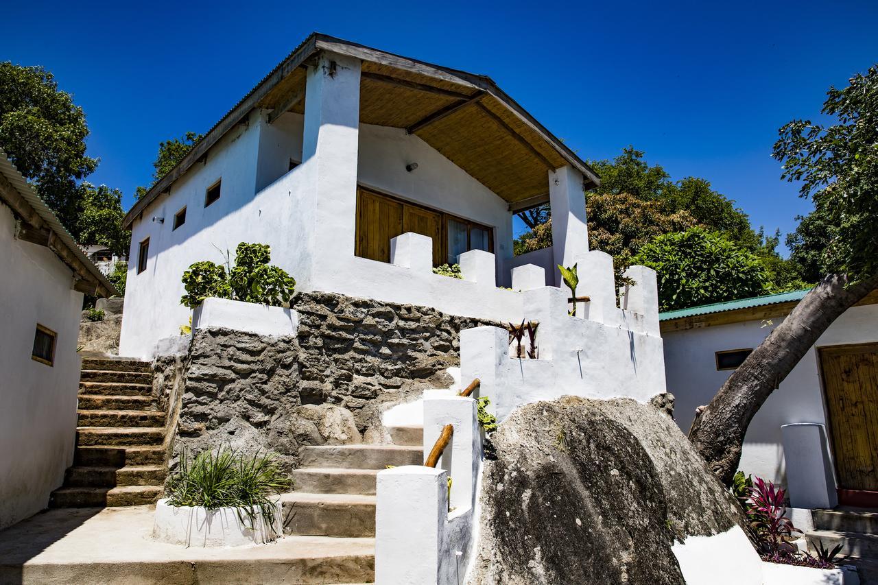 Njaya Lodge Nkhata Bay Exterior photo